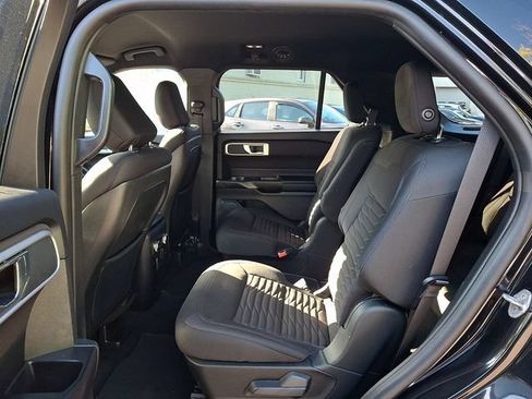 Used 2020 Ford Explorer XLT w/ Comfort Package AWD/4WD image 11