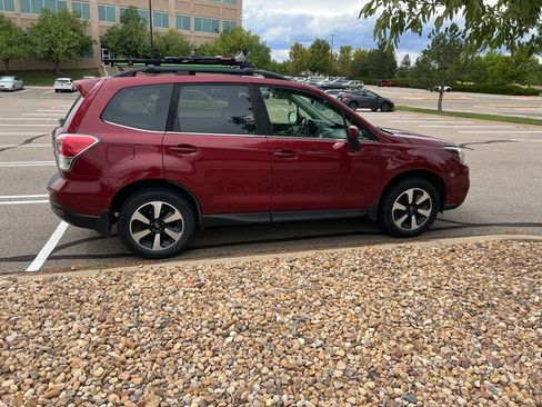 Used 2018 Subaru Forester 2.5i Limited AWD/4WD image 2