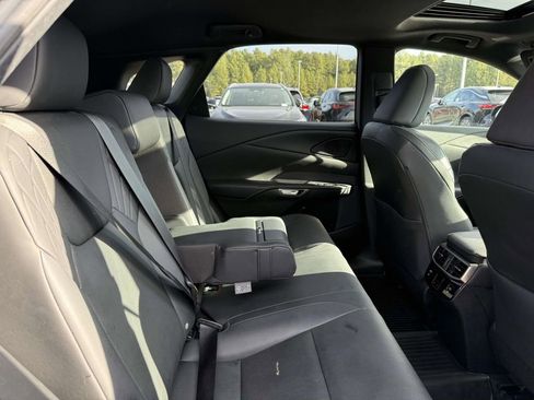 Used 2023 Lexus RX 350 Premium image 16