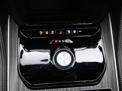 Used 2024 Jeep Wagoneer Series II w/ Flexible Seating Group image 20