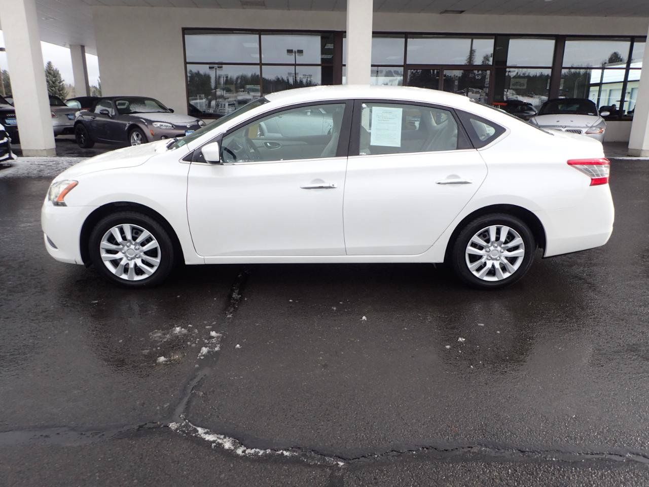 Used 2013 Nissan Sentra SV FWD image 2