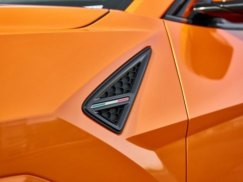 Used 2022 Lamborghini Urus image 8