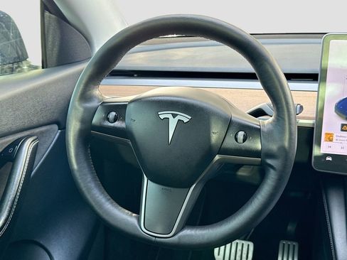 Used 2021 Tesla Model Y Performance image 15