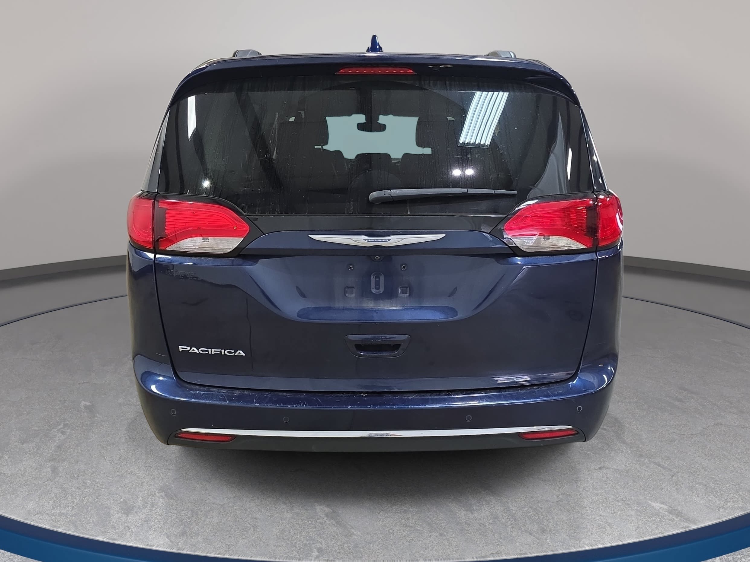 Used 2017 Chrysler Pacifica Touring-L FWD image 7