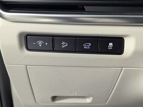 Used 2024 Kia Telluride SX Prestige w/ Towing Package AWD/4WD image 13