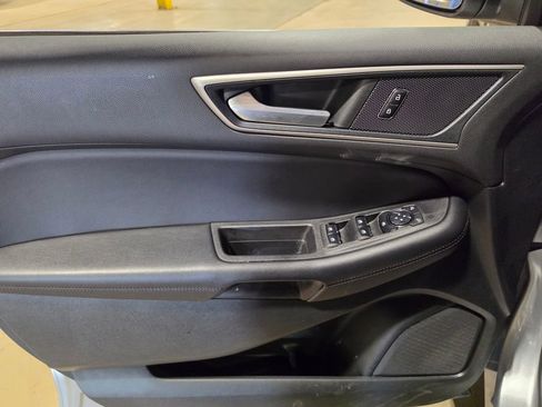 Used 2023 Ford Edge SEL w/ Convenience Package image 5