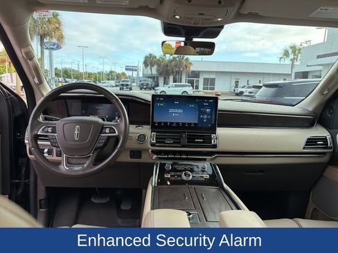 Used 2023 Lincoln Navigator L Reserve AWD/4WD image 12