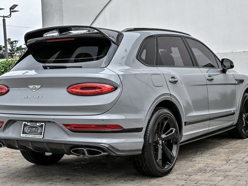 Used 2022 Bentley Bentayga AWD/4WD image 13