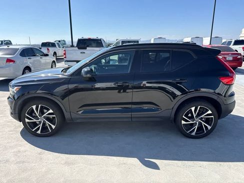 Used 2019 Volvo XC40 T5 R-Design AWD/4WD image 2