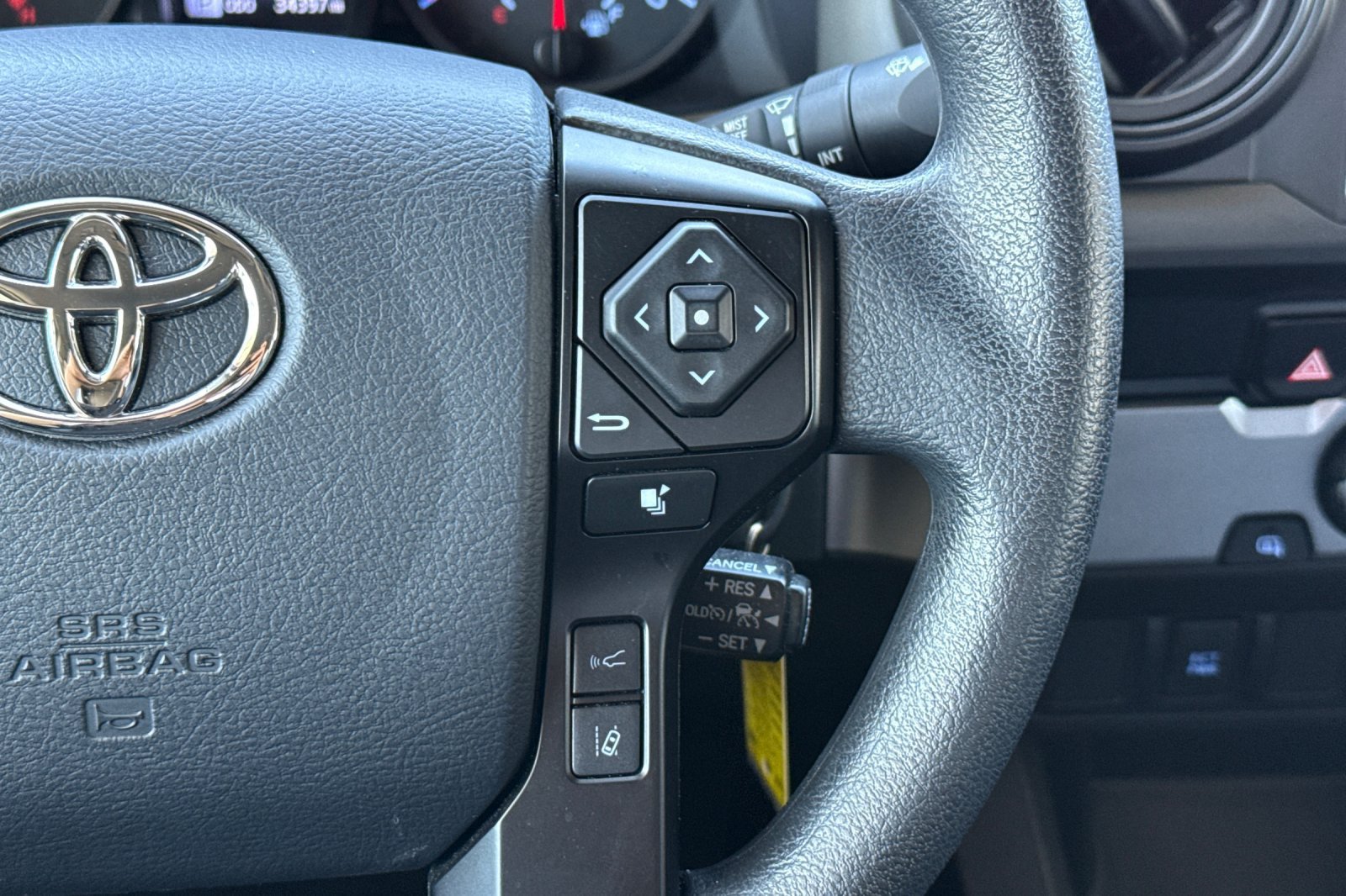 Used 2023 Toyota Tacoma SR w/ SR Convenience Package RWD image 33