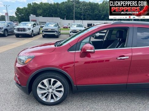 Used 2018 Buick Encore Preferred FWD image 2