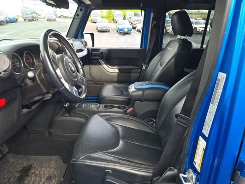 Used 2016 Jeep Wrangler Unlimited Rubicon AWD/4WD image 13
