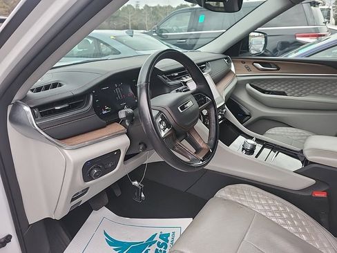 Used 2022 Jeep Grand Cherokee Summit image 11