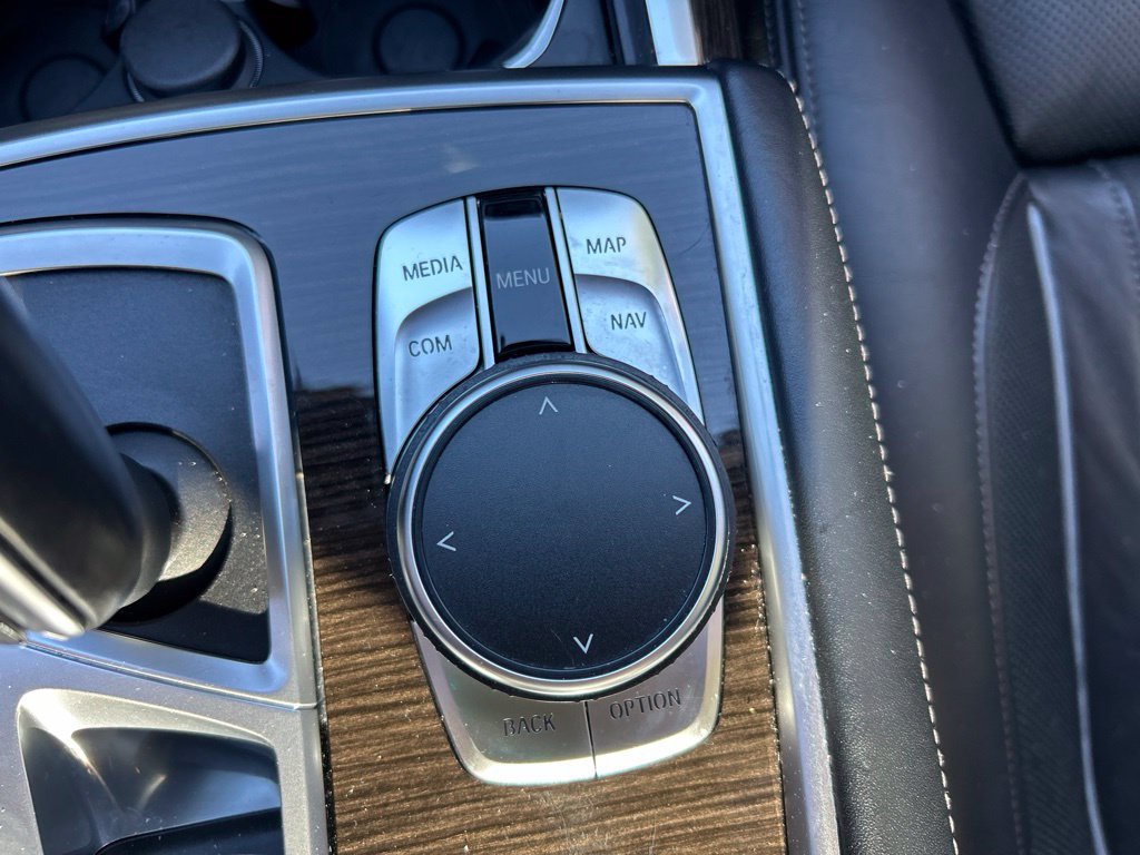 Used 2020 BMW 740i RWD image 36