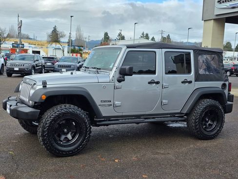 Used 2018 Jeep Wrangler Unlimited Sport w/ Connectivity Group image 32