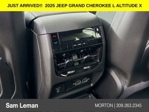New 2025 Jeep Grand Cherokee L Altitude image 25