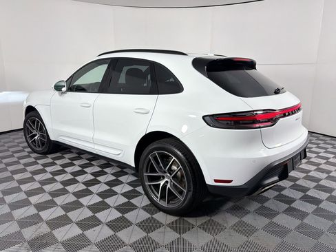 Certified 2026 Porsche Macan AWD/4WD image 3