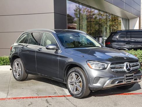 Used 2022 Mercedes-Benz GLC 300 4MATIC w/ Premium Package Lite image 3