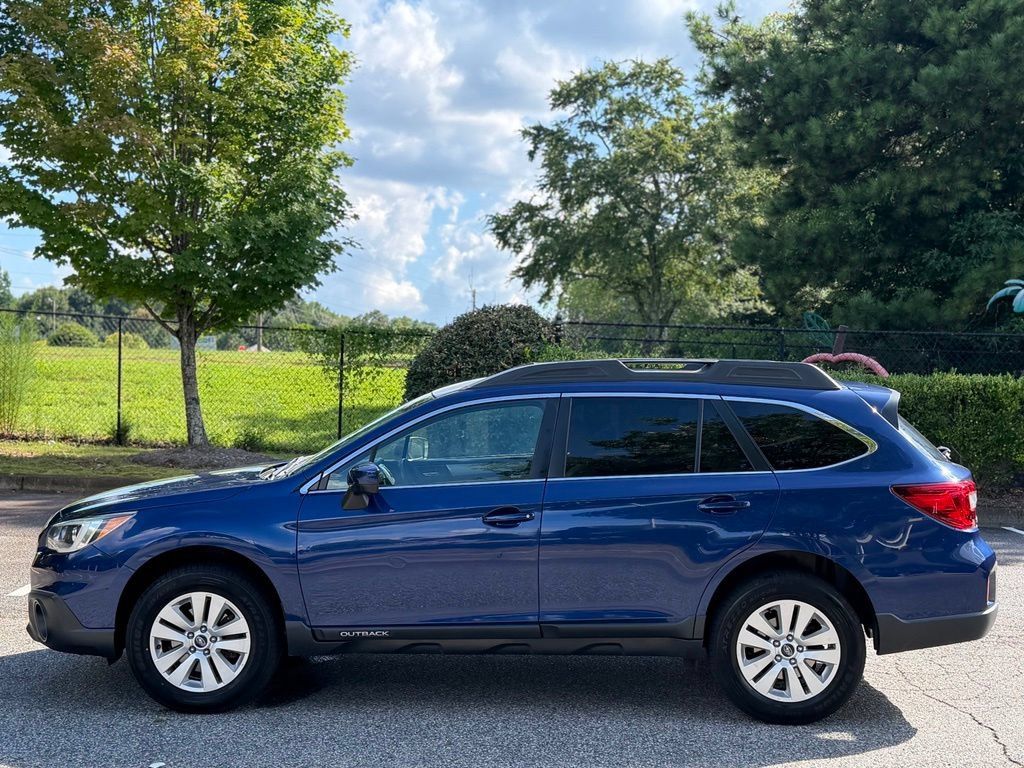 Used 2017 Subaru Outback 2.5i Premium AWD/4WD image 2