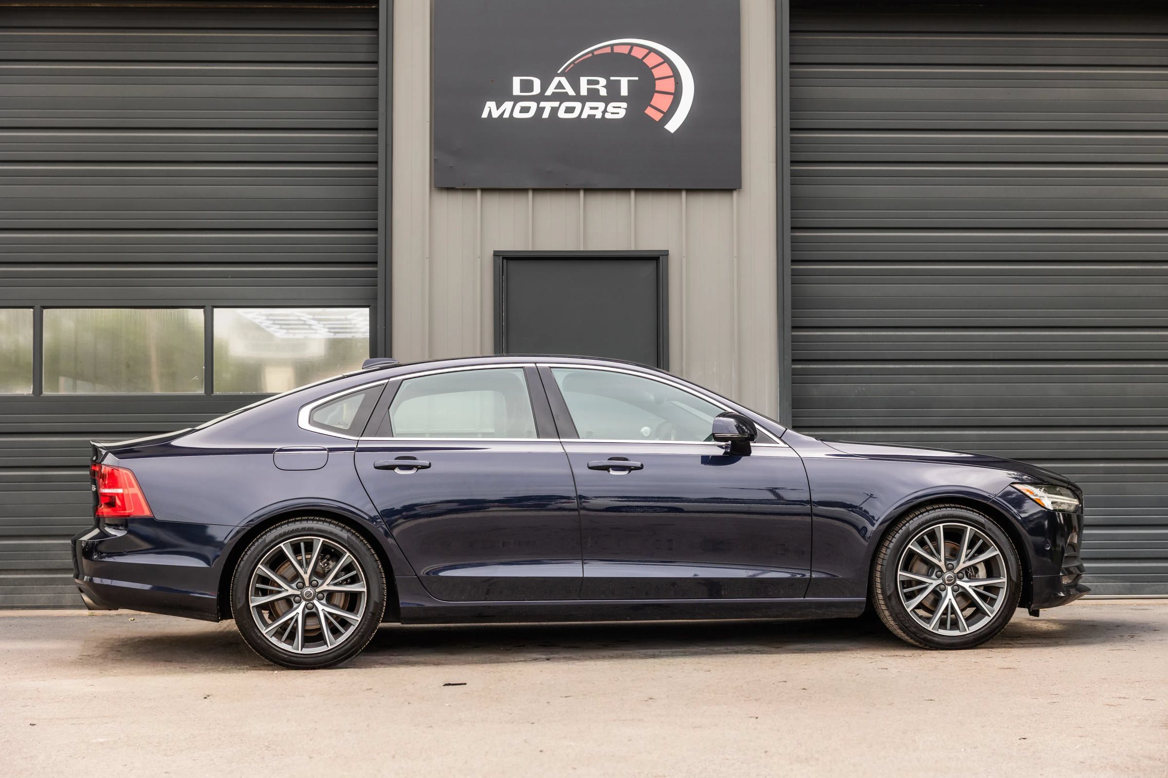 Used 2017 Volvo S90 T5 Momentum w/ Vision Package FWD image 8