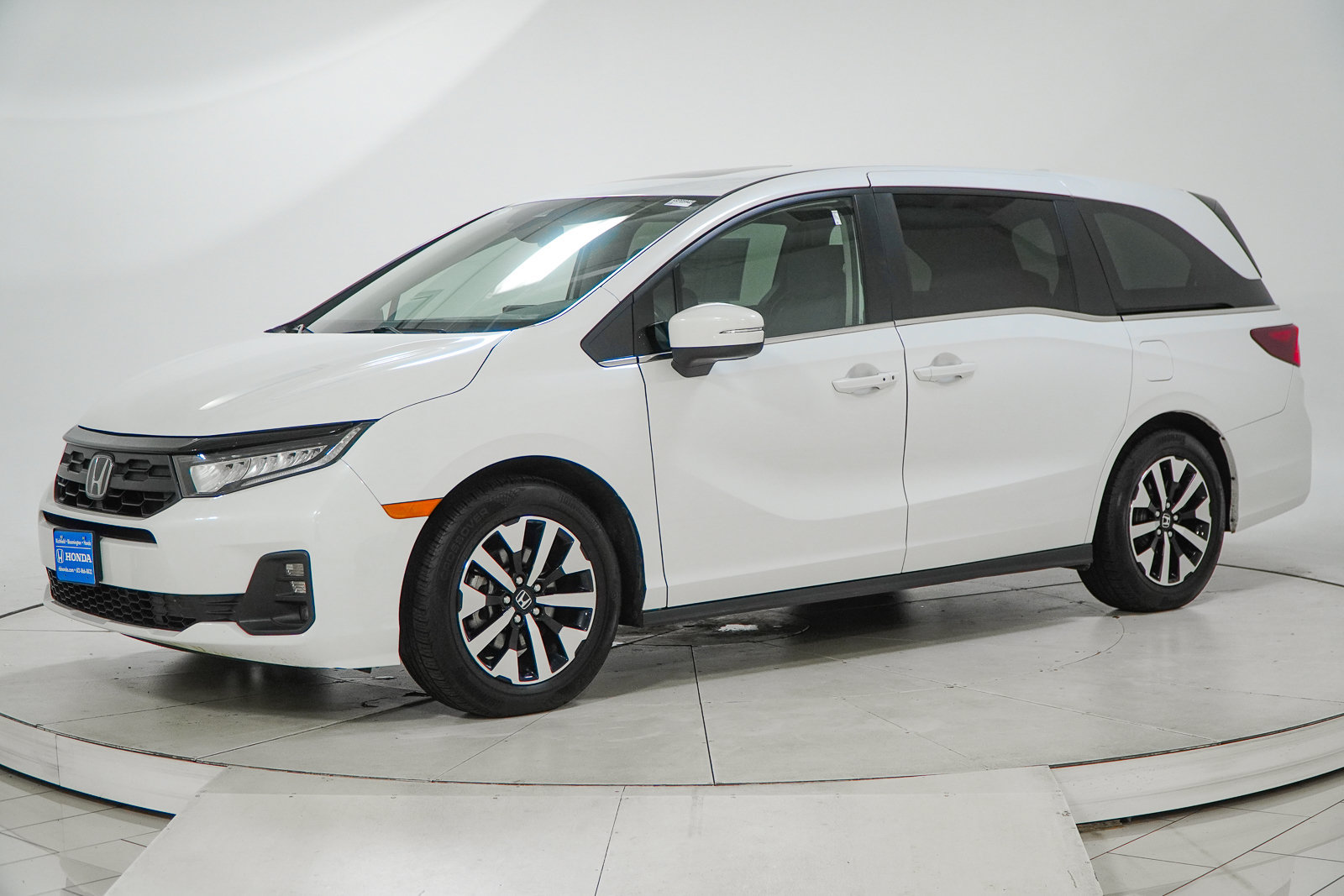 Used 2025 Honda Odyssey EX-L image 4