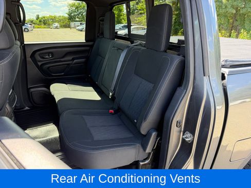 Used 2018 Nissan Titan SV w/ SV Convenience Package AWD/4WD image 27
