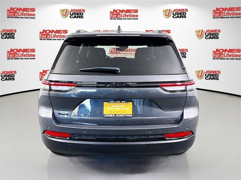 Used 2023 Jeep Grand Cherokee Altitude image 15