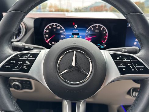 Used 2024 Mercedes-Benz GLA 250 4MATIC image 26