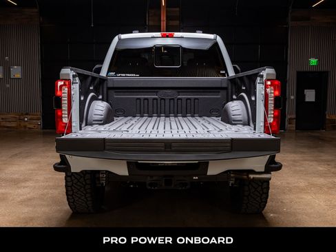 Used 2026 Ford F250 Lariat w/ Black Appearance Package image 9