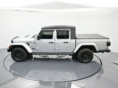 Used 2022 Jeep Gladiator Willys image 34