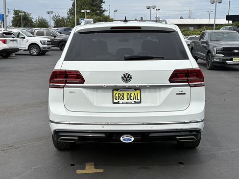 Used 2018 Volkswagen Atlas SEL w/ R-Line Package AWD/4WD image 7