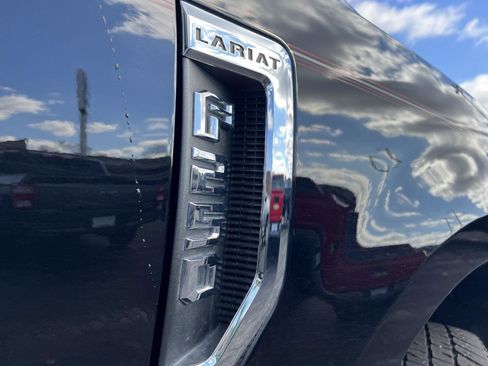 Used 2022 Ford F250 Lariat w/ Lariat Ultimate Package image 3