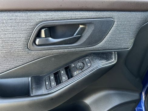 Certified 2023 Nissan Rogue S image 22