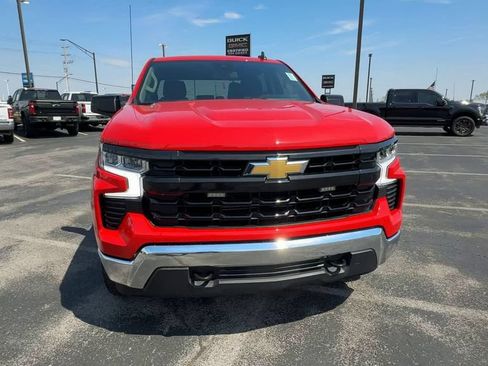 Used 2025 Chevrolet Silverado 1500 LT AWD/4WD image 3