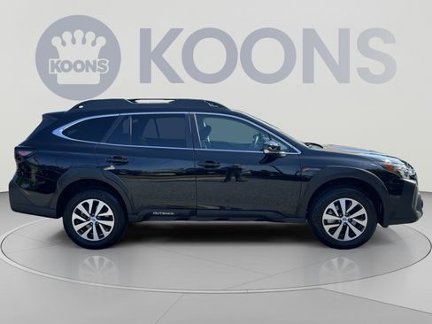 Used 2025 Subaru Outback Premium AWD/4WD image 8
