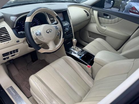 Used 2014 INFINITI QX70 Base 4dr SUV (3.7L V6) image 9