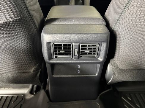 Used 2025 Toyota 4Runner SR5 AWD/4WD image 35