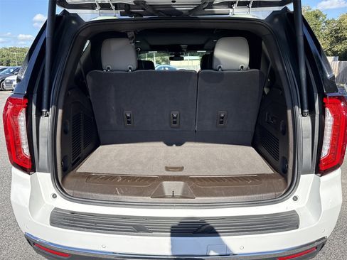 Used 2022 GMC Yukon SLT w/ SLT Premium Package image 37