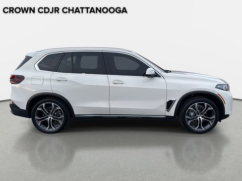 Used 2024 BMW X5 xDrive40i w/ Premium Package image 4