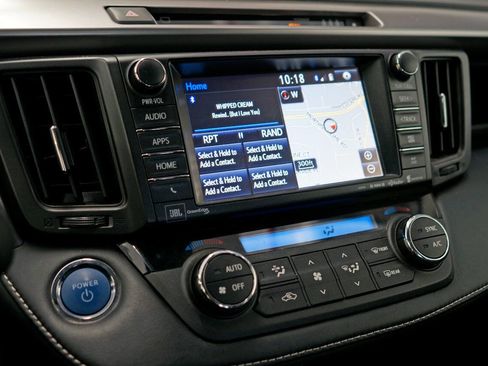 Used 2018 Toyota RAV4 Limited image 19