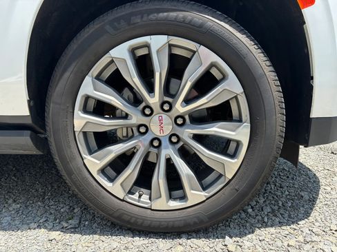 Used 2021 GMC Yukon XL Denali w/ Denali Ultimate Package AWD/4WD image 10