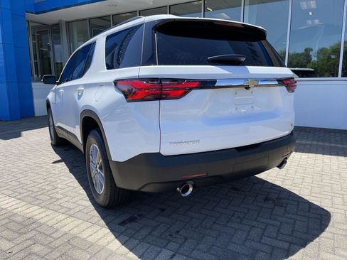 Used 2023 Chevrolet Traverse LT w/ LPO, Floor Liner Package FWD image 3