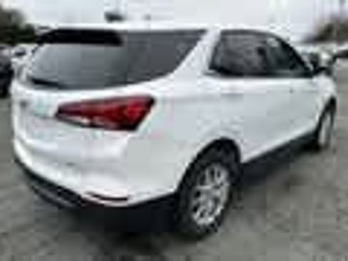 Used 2023 Chevrolet Equinox LT image 3