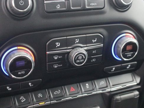 Used 2021 Chevrolet Silverado 1500 LT Trail Boss w/ Convenience Package II image 26