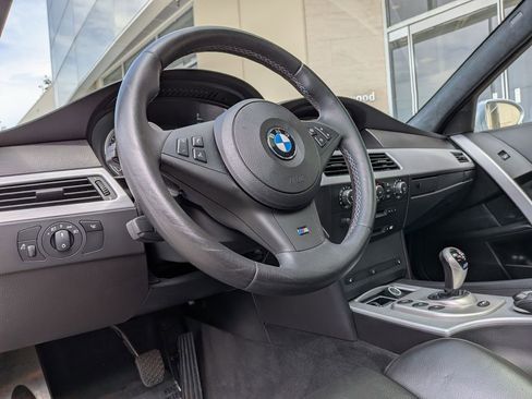 Used 2006 BMW M5 RWD image 10