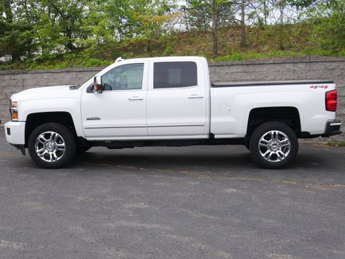 Certified 2019 Chevrolet Silverado 2500 High Country w/ Duramax Plus Package AWD/4WD image 3