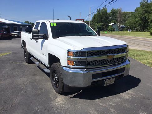 Used 2019 Chevrolet Silverado 2500 W/T w/ Snow Plow Prep Package image 3
