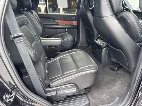 Used 2019 Lincoln Navigator Select w/ Cargo Package RWD image 18