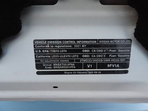 Used 2021 Nissan Titan SV w/ SV Convenience Package image 22