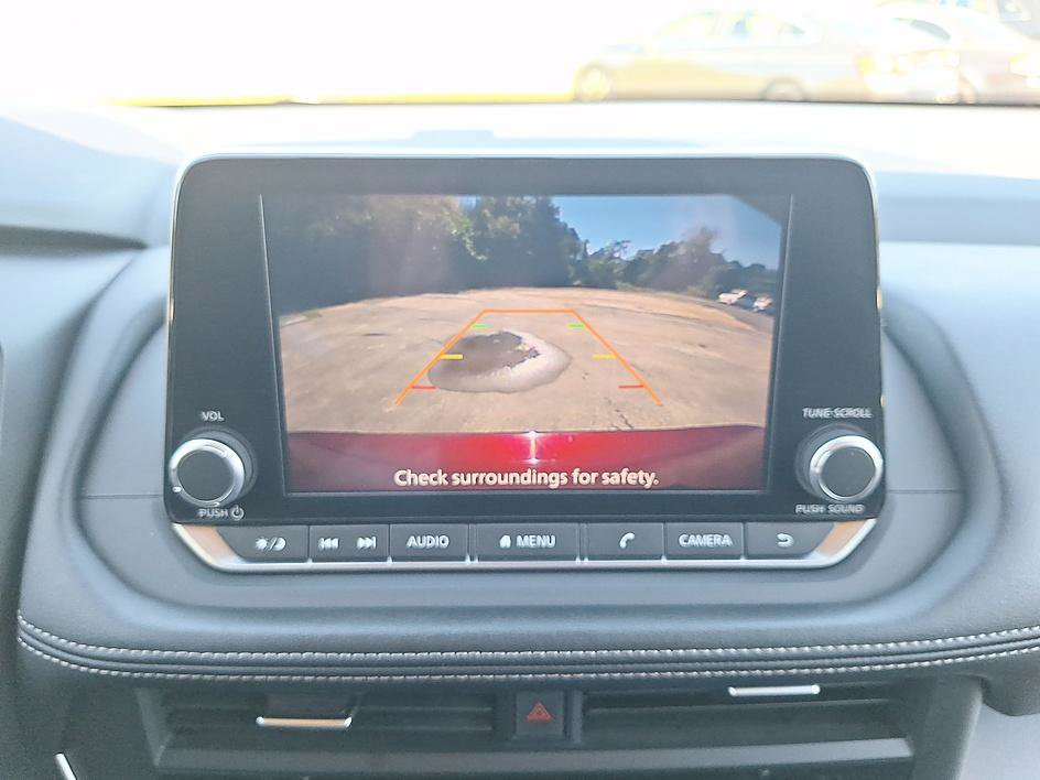 Certified 2025 Nissan Rogue SV FWD image 15